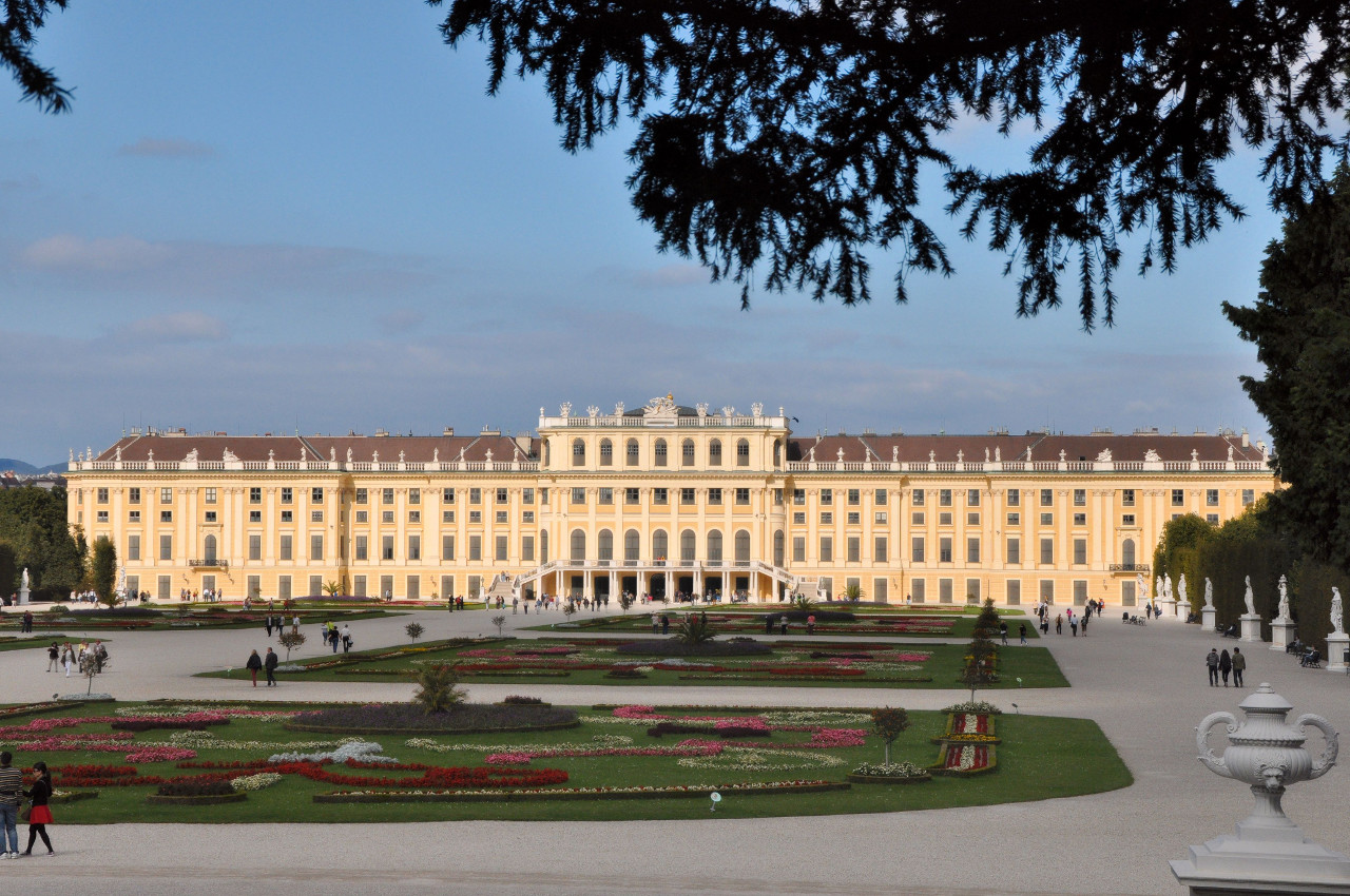  |Schloss Schönbrunn, Gartenseite